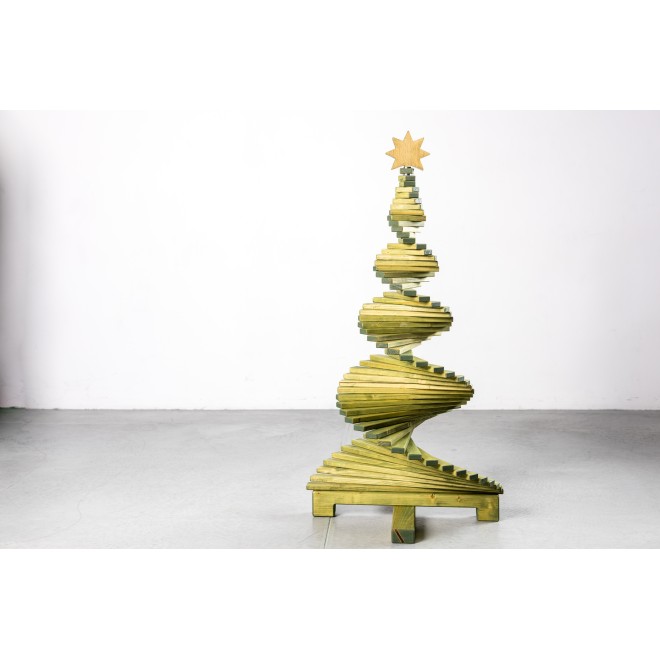 Green Pallet Christmas Tree