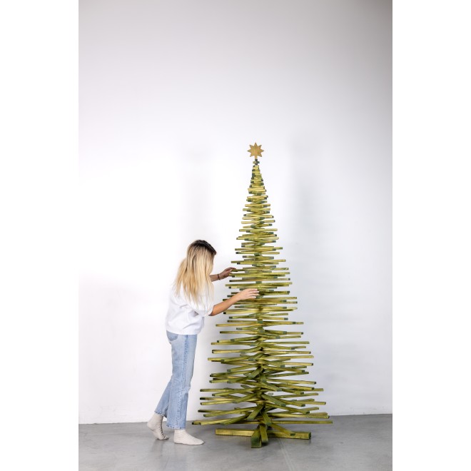 Green Pallet Christmas Tree